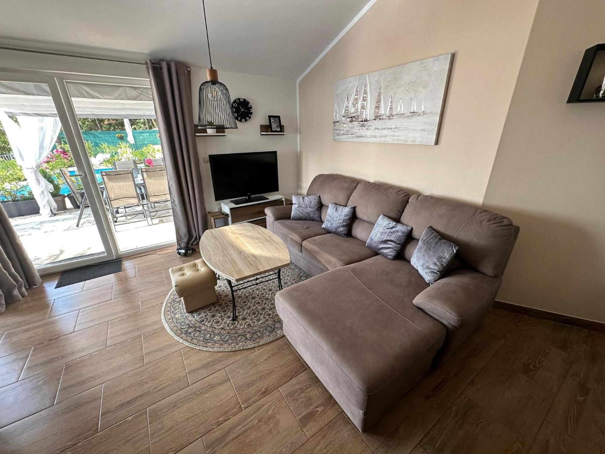 Apartments Kroatien ロヴラン 部屋 写真